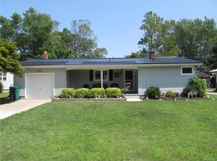 1602 S Bend Ln, Lake View, NY 14085