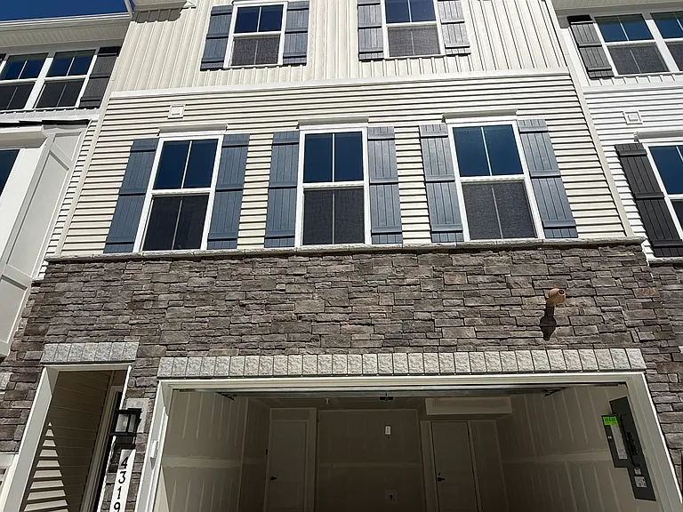 4319 Reusch Cir — Photo 1