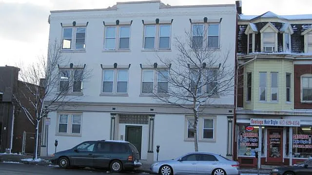 Building Photo - 136 Broadway #3
