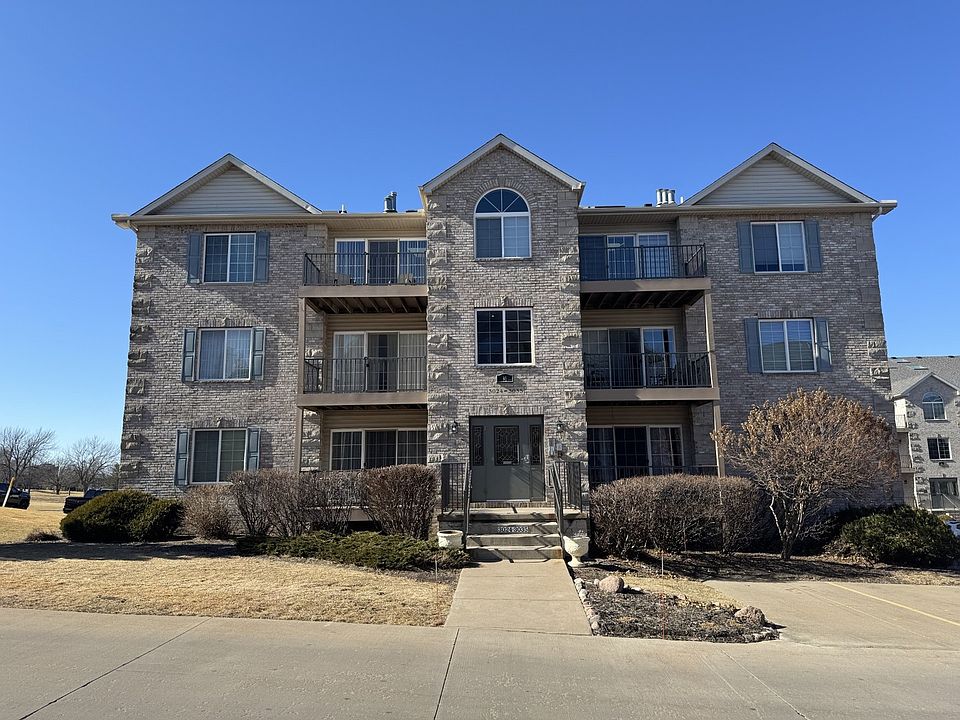 1st image of 3030 Holiday Ct #7
