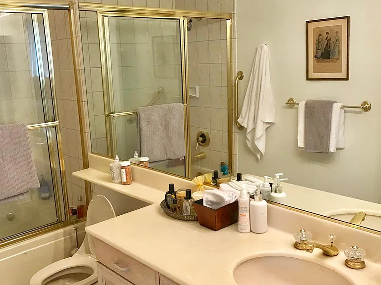 8349 Blackburn Ave #302 — Photo 131
