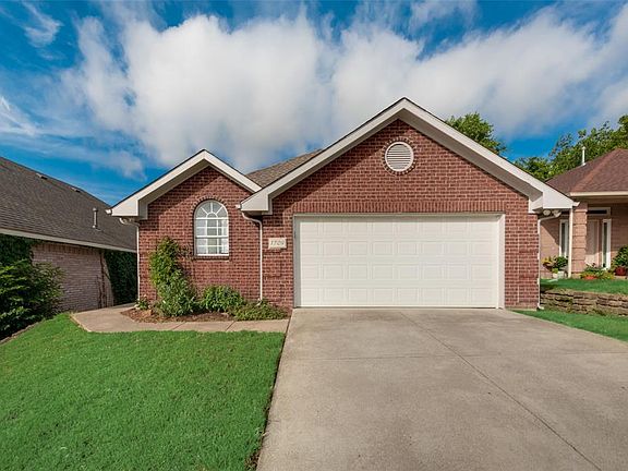2nd image of 1709 Park Heights Cir