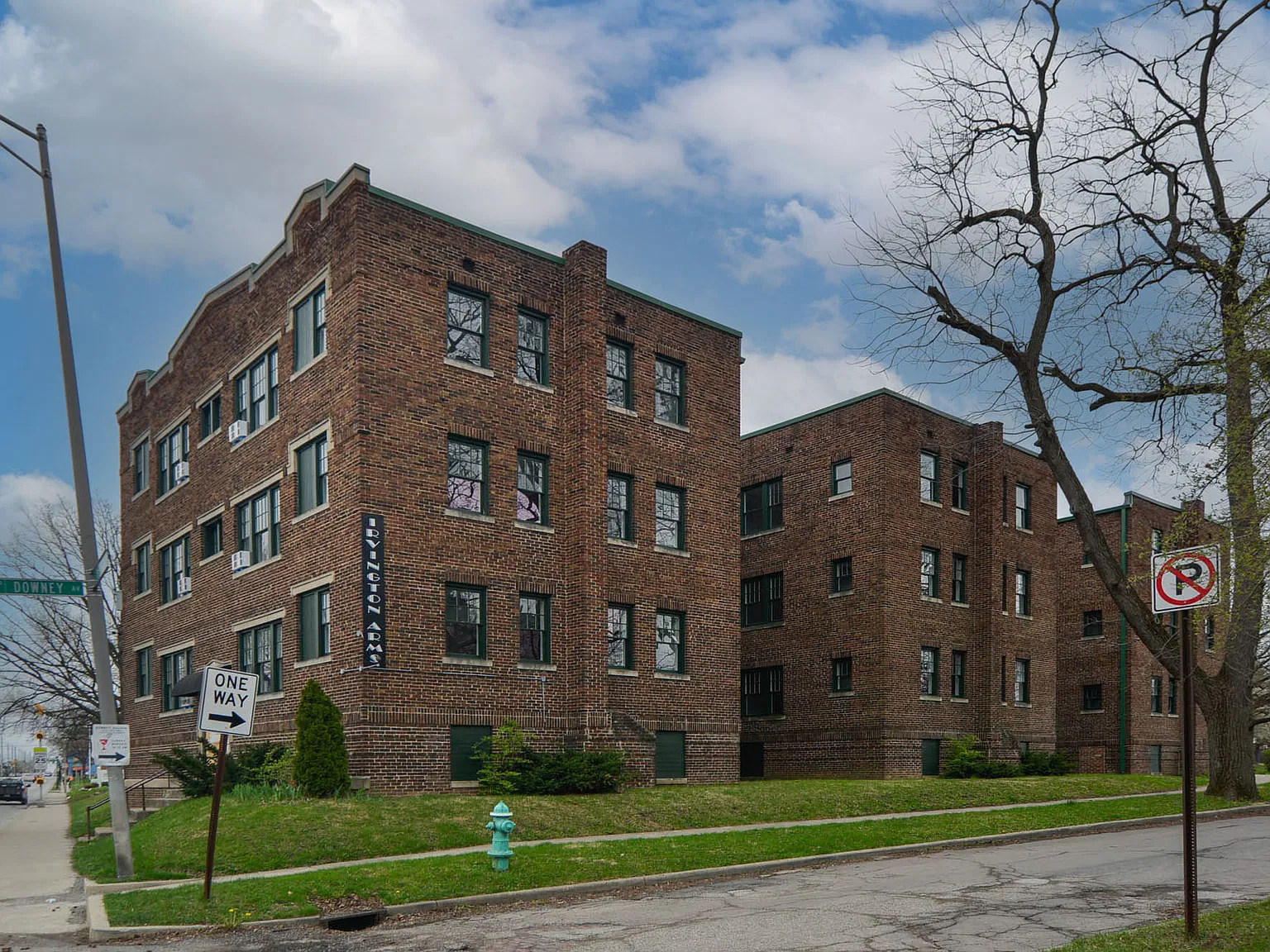 *Coming Soon* 5345 E Washington St Unit 8 Indpls, In 46219 — Photo 3