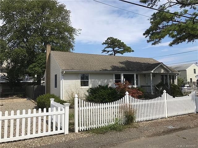 2nd image of 120 Green Island Rd