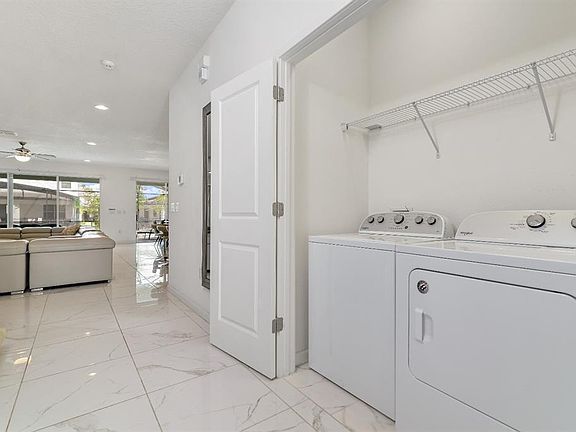 4th image of 2624 Calistoga Ave