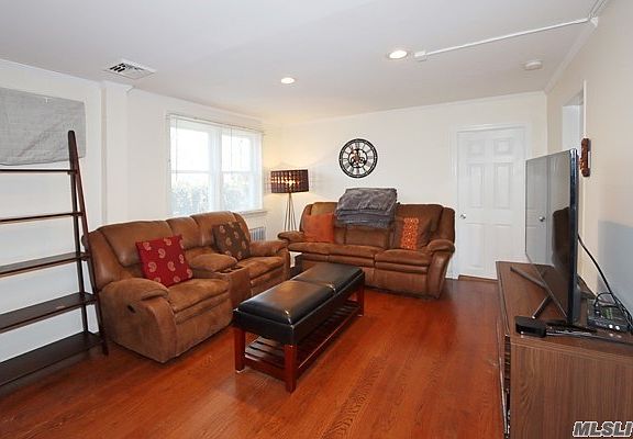 5th image of 230 10th St