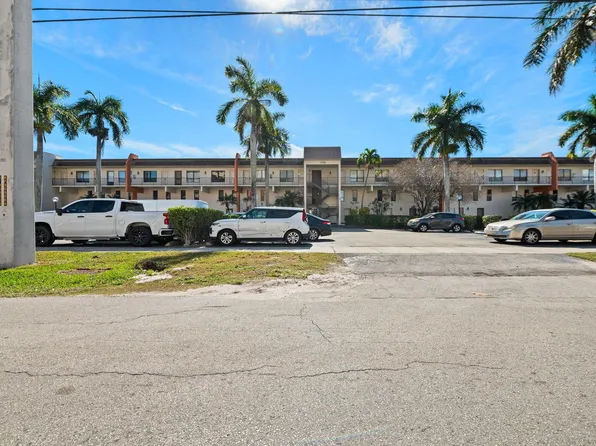 1100 Crystal Lake Drive #105, Deerfield Beach, FL 33064
