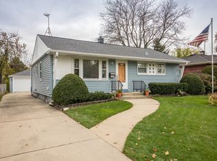 1905 Welwyn Ave, Des Plaines, IL 60018