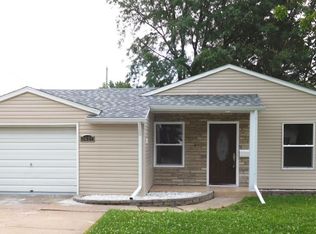 2427 Sturdevant St, Davenport, IA 52804
