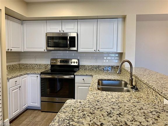 3rd image of 1205 Wildwood Lakes Blvd APT 106