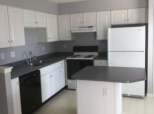 24 Carper St, Bear, DE 19701