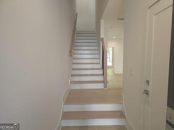 3rd image of 432 Cedar Dust Dr