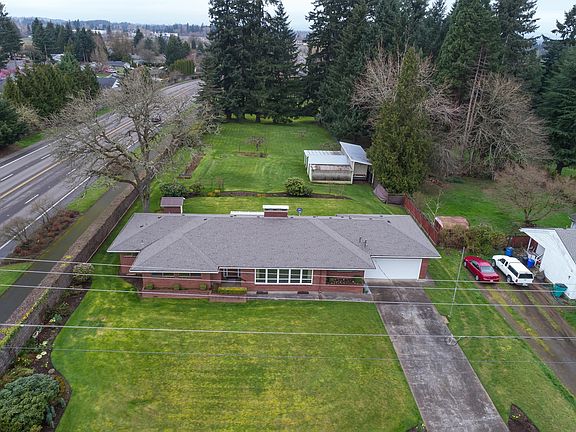 2nd image of 6804 NE 70th St