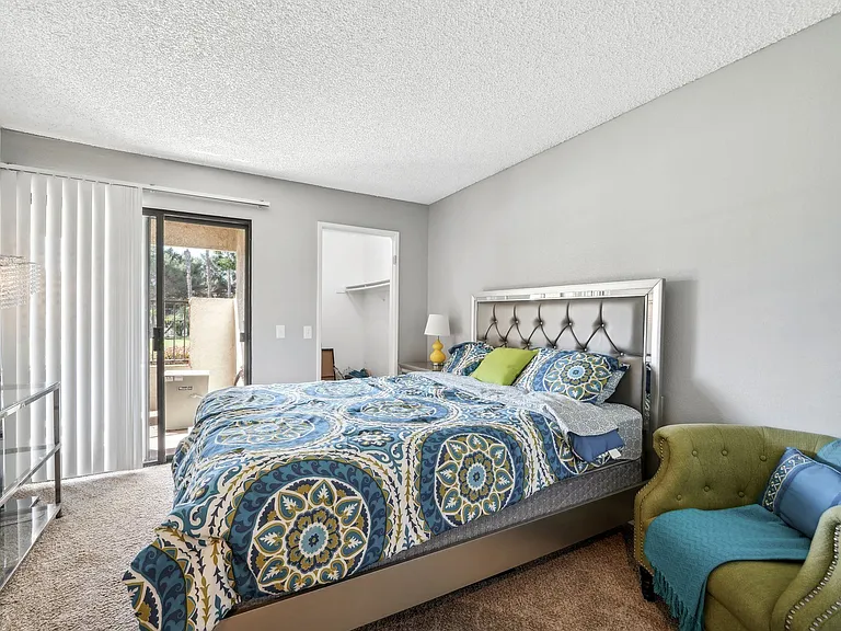 Acacia Park Apartments — Photo 16