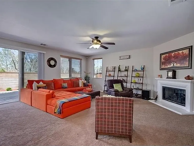 24967 Cliffrose St — Photo 4