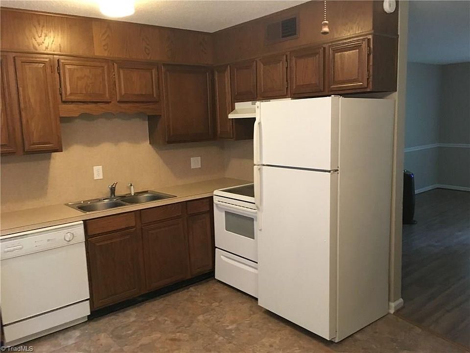 402 S Renfro St Mount Airy NC Zillow