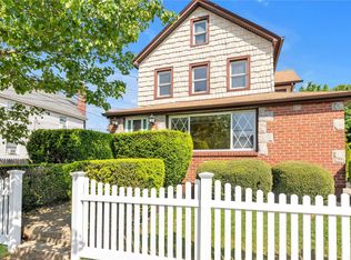 240 Jefferson Ave, Mineola, NY 11501