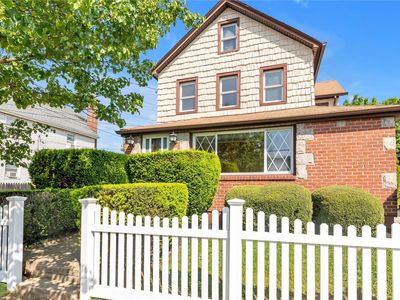 240 Jefferson Avenue, Mineola, NY, 11501