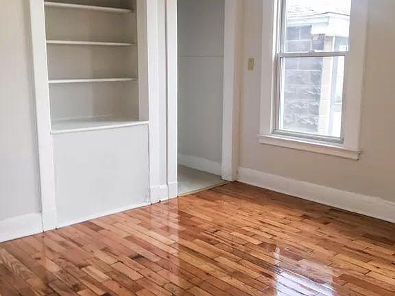 4th image of 10 Salem St #10