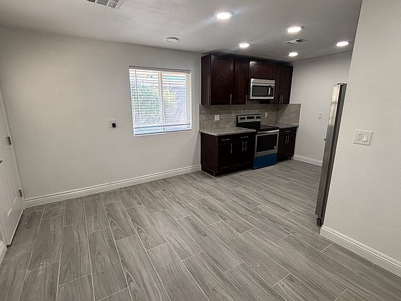 4th image of 2047 Westwind Rd #1/2