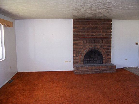 Living room before remodel