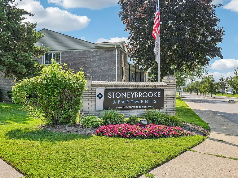 Stoneybrooke Apartments — Photo 15