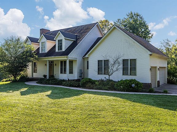 2nd image of 405 Lone Oak Ln