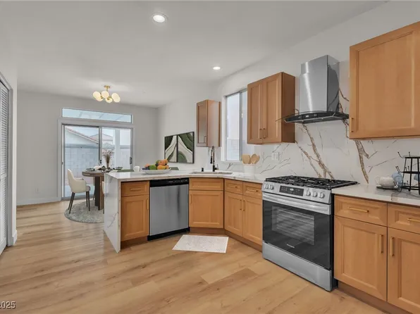 9940 Trailing Vine St, Las Vegas, NV 89183