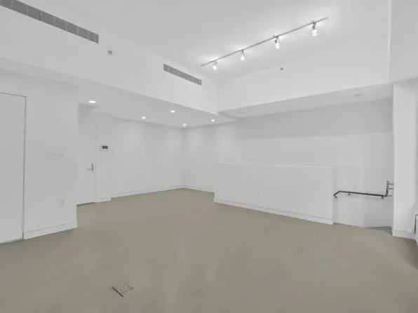 459 West 18th Street image 17 of 22