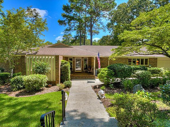 2nd image of 18 Spyglass Dr