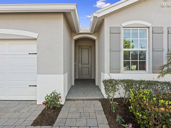 2nd image of 2780 NE Breezeway Circle