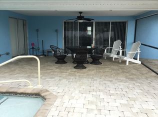 902 SE 35th St, Cape Coral, FL 33904