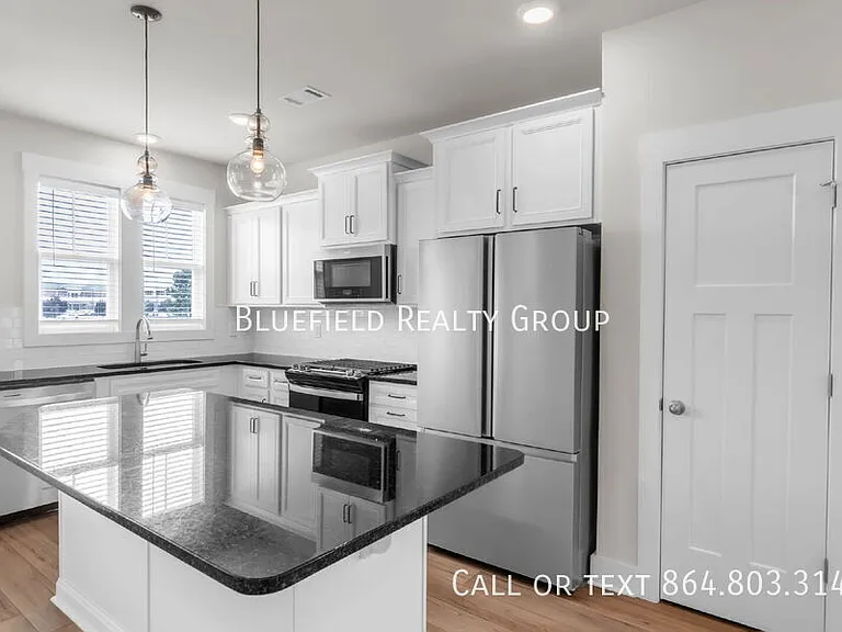 271 Dalmatian Dr — Photo 8