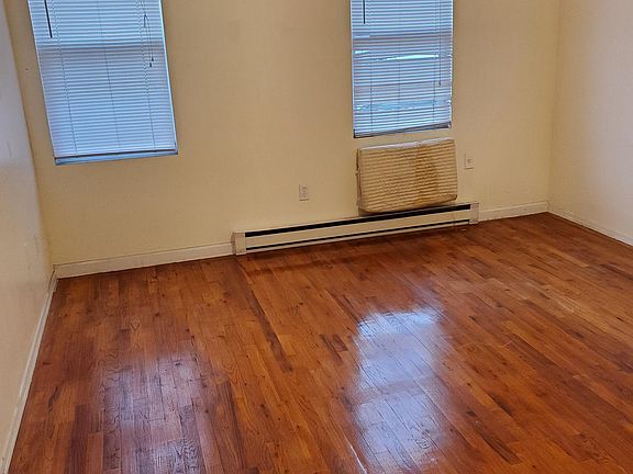 4th image of 1659 Bell Blvd