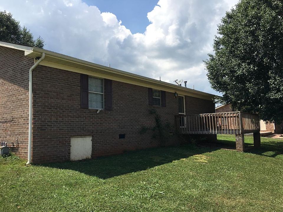 2nd image of 1664 Meadow Springs Dr