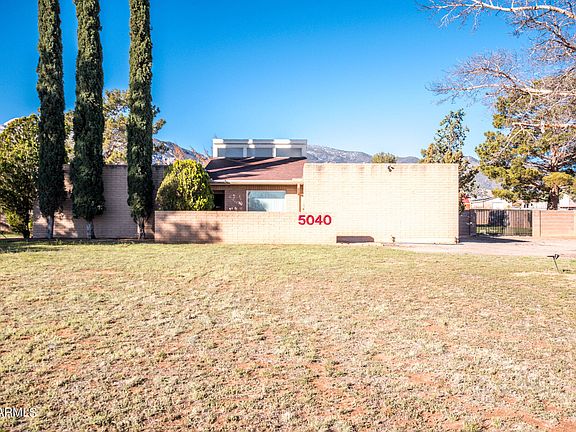 3rd image of 5040 S LAGUNA Avenue