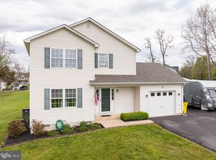 15 Willis Dr, Bunker Hill, WV 25413