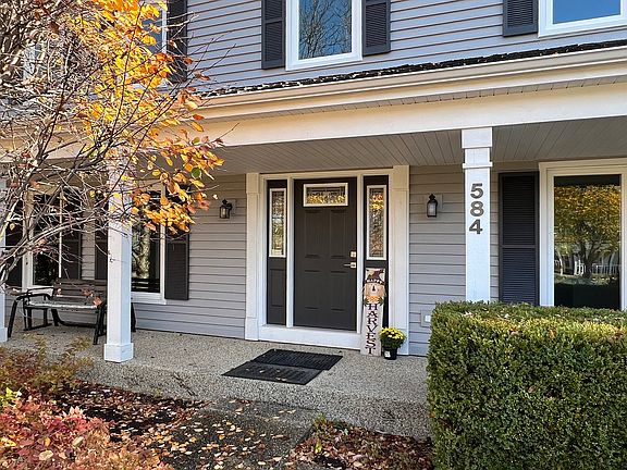 3rd image of 584 Regency Dr