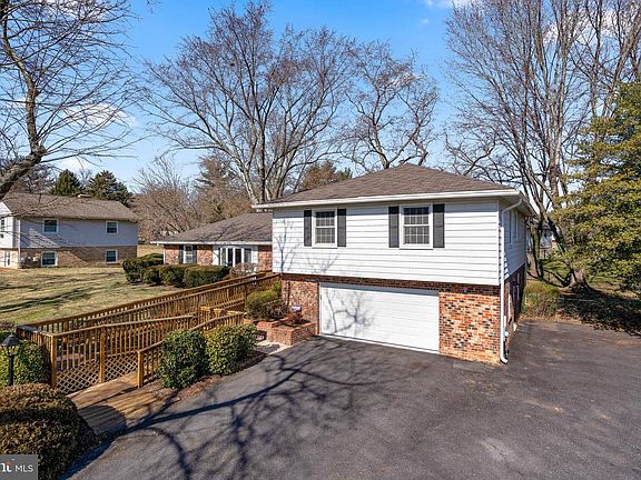 2nd image of 4105 Charley Forest St