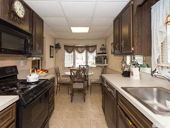 5th image of 700 Koelbel Ct