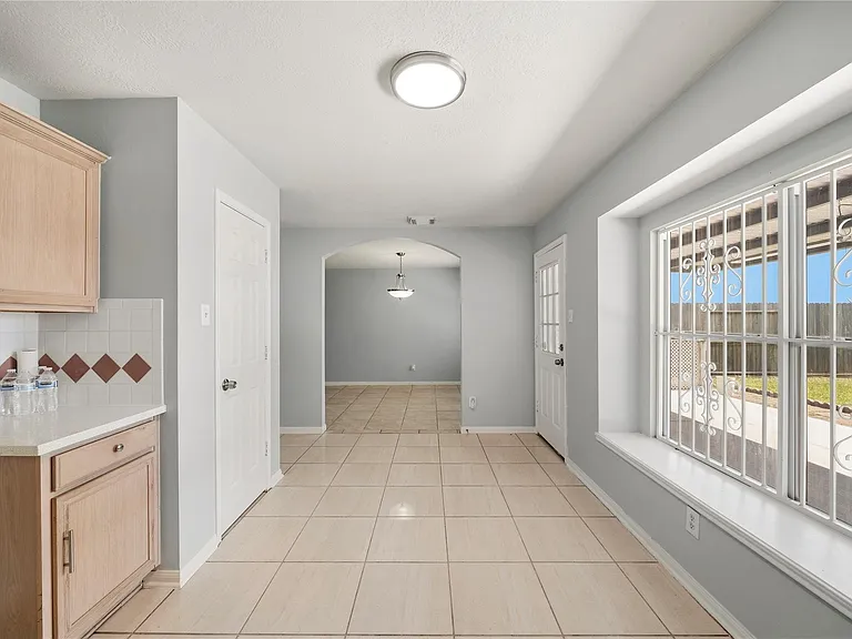 7027 Waveland Dr — Photo 11