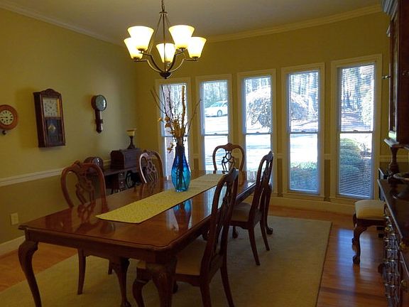 4th image of 865 Rocky Shoals Dr