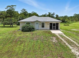 880 4th St SE, Naples, FL 34117