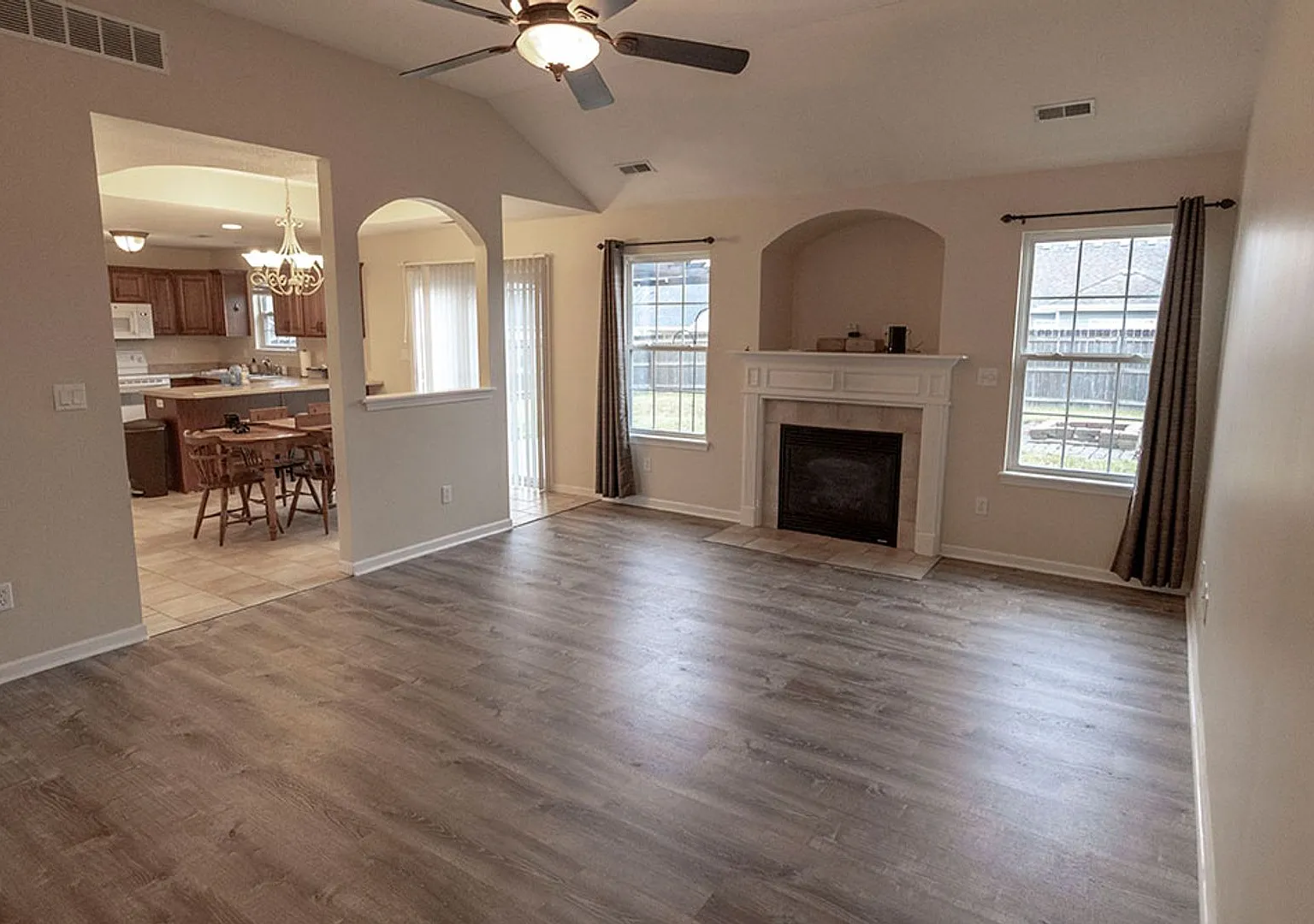 4203 Spring Cress Dr — Photo 4