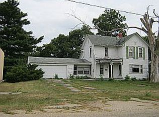 102 N 2nd St, Neponset, IL 61345