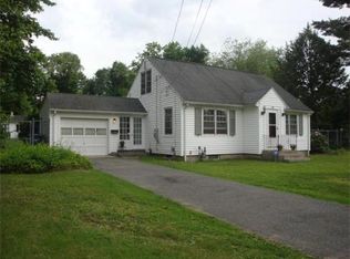 19 Parkerview St, Springfield, MA 01129