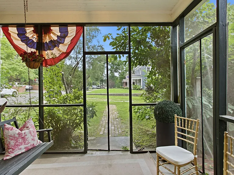 324 W 9th St — Photo 25