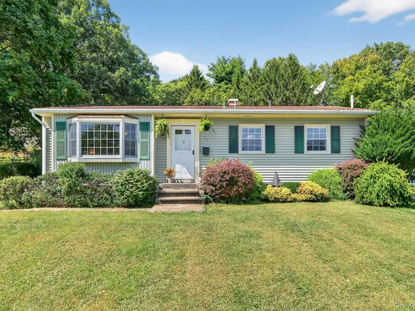39 Woodside Drive, Warwick, NY 10990