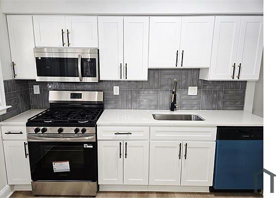 3rd image of 1808 Wadsworth Way