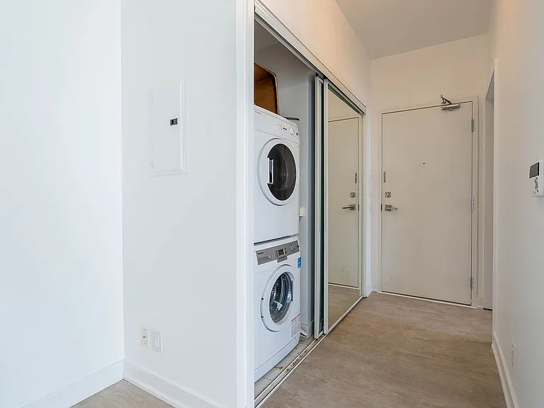 12 York St #5607 — Photo 10
